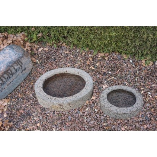 Rund fuglebad grå (Skarpekanter) 25 cm.
