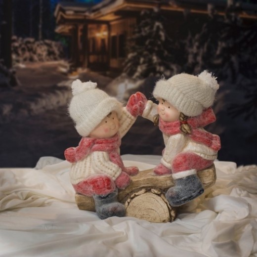 Julefigurer - Dreng og pige på vippe