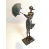 Elegant pige med paraply H 32 cm