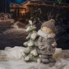 Julefigurer - Dreng med LED juletræ